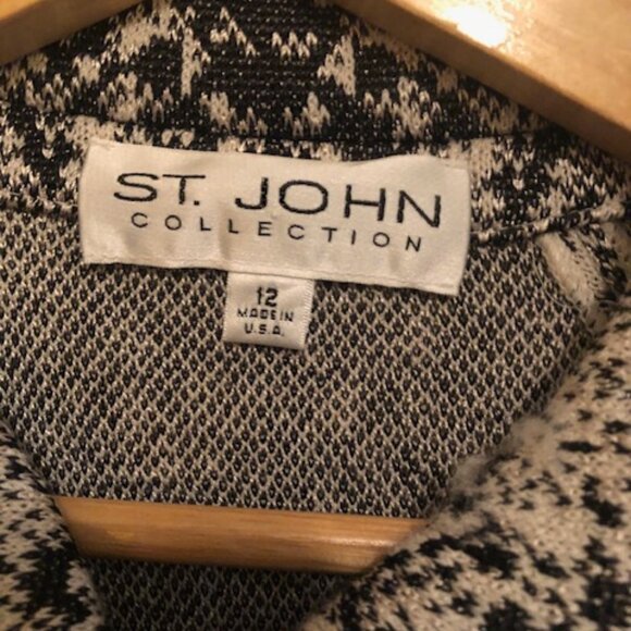St. John Collection Python Print Jacket; Pre-Owned; in Excellent Condition - Picture 3 of 5
